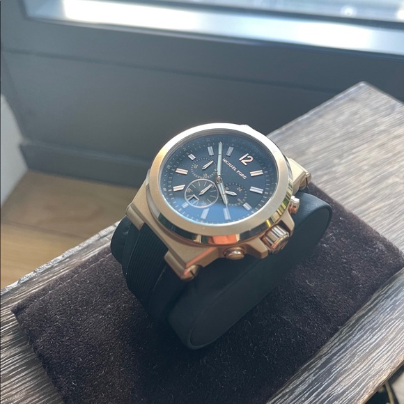 Michael Kors Dylan Rose Gold Watch - Picture 6 of 7